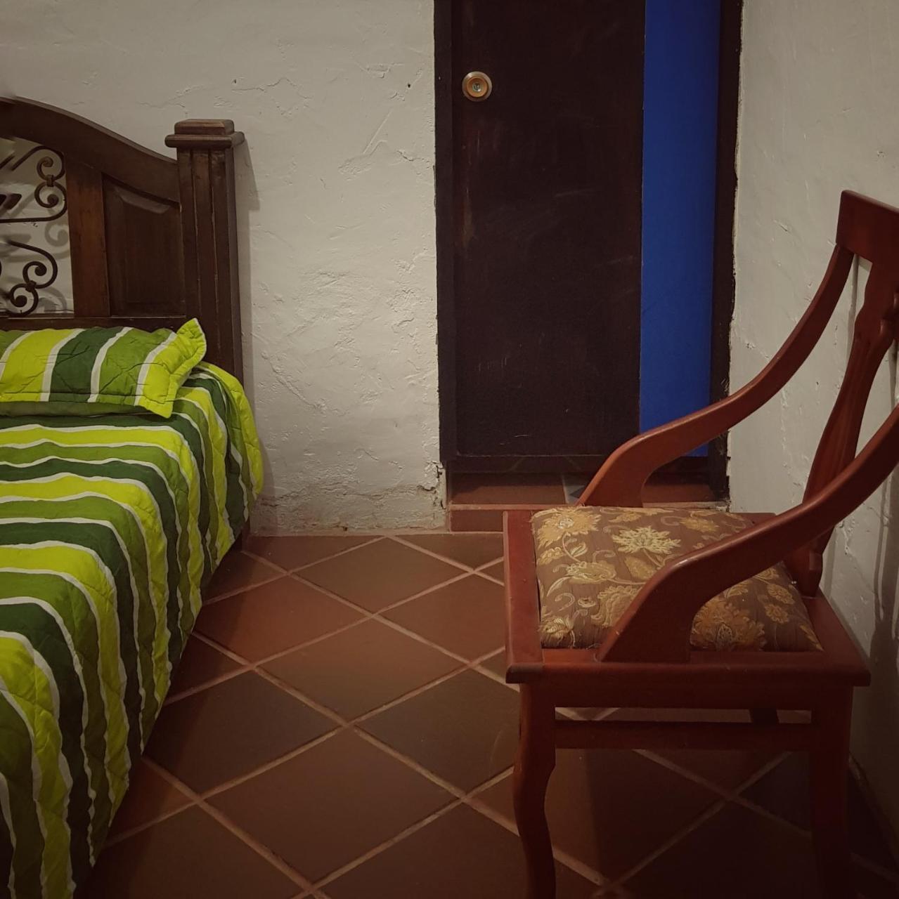 Eco Language Hostal *